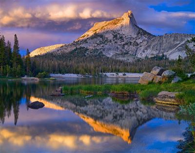 Cathedral Peak in den Tuolumne Meadows
